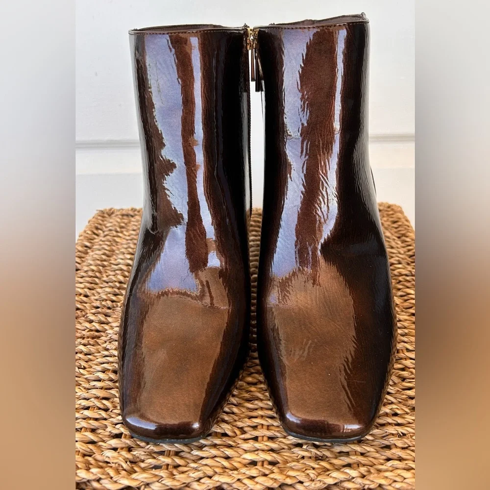 Est. 1946‎ Faux Textured Patent Leather Booties Size 8W